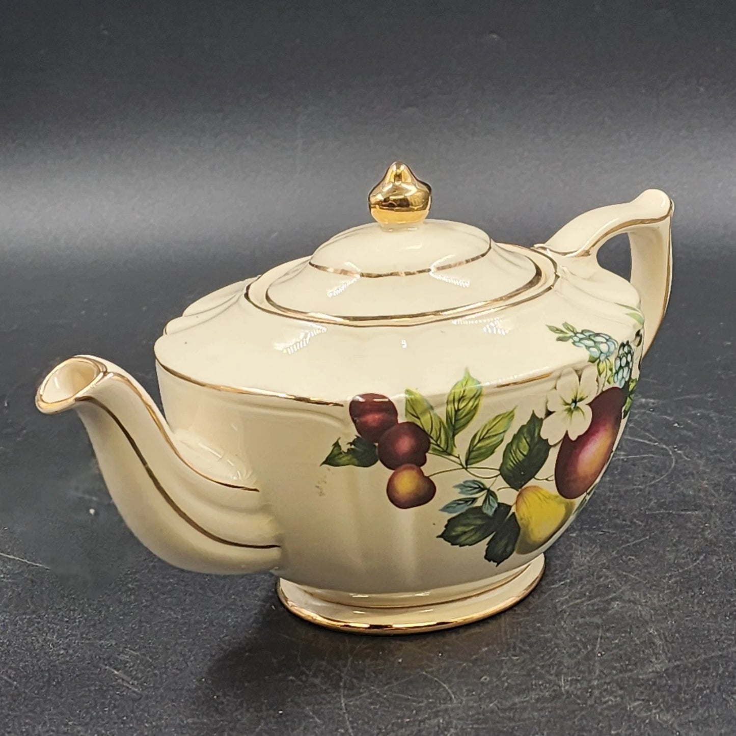 Sadler Teapot Fruit Design England White Gold Trim 6" Wide x 4" Tall + Lid Vtg