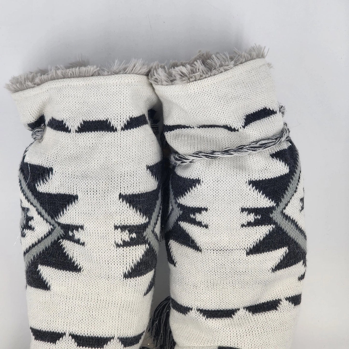 Muk Luks Women Slipper Boots Size 8-9 Knit Fair Isle Pattern Faux Fur Lined Grey