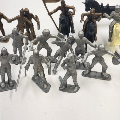31-pc Medieval Soldier Infantry Knight Warrior Horses Figure Plastic Playset Toy