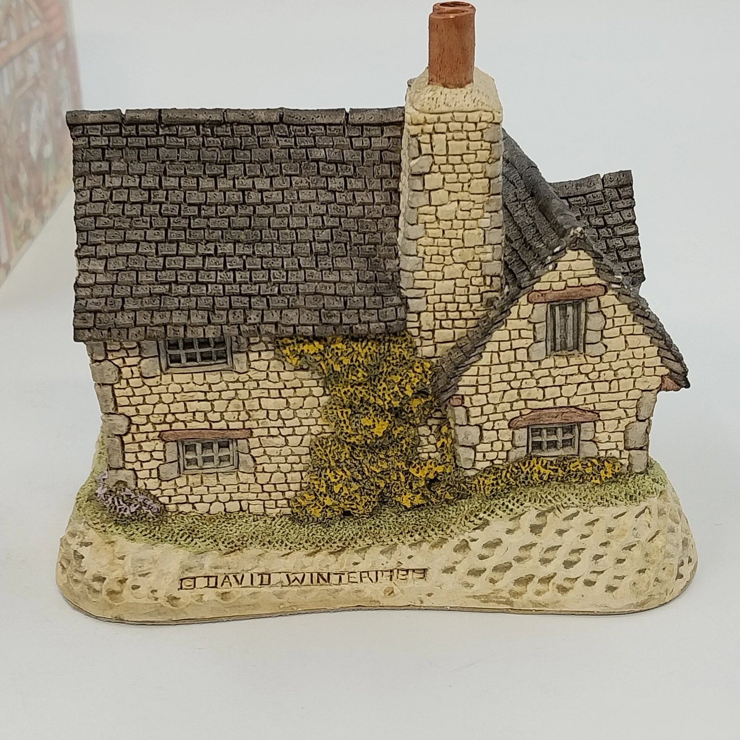 David Winter Gillie's Cottage Scottish Collection 1988 Orig Box COA Hand Painted