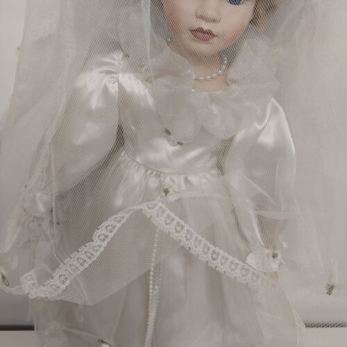 Tracie Limited Collection Le Cheri Genuine Porcelain 21" Bride Doll Vintage