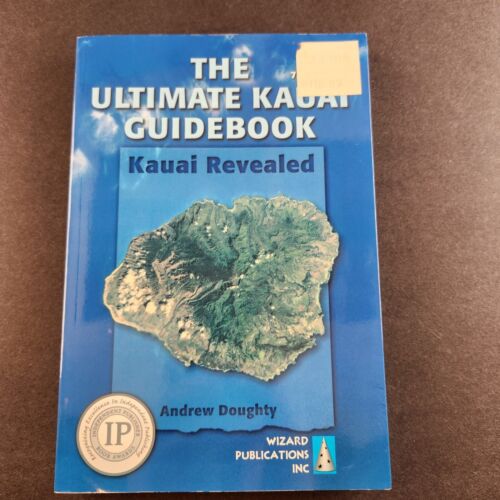 Beautiful Images of Hawaii And Ultimate Guidebooks For Kauai and Maui Lot of 5