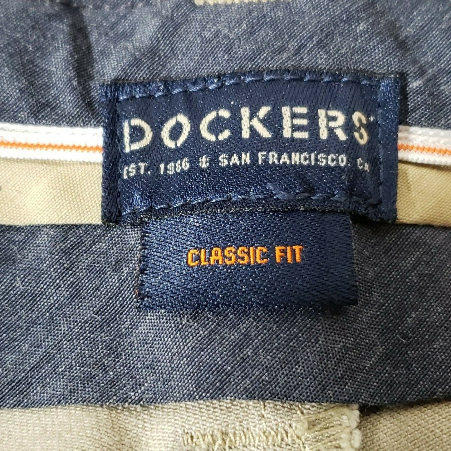 Dockers Classic Fit Khaki Pants Men 40x32 Flat Front Tan