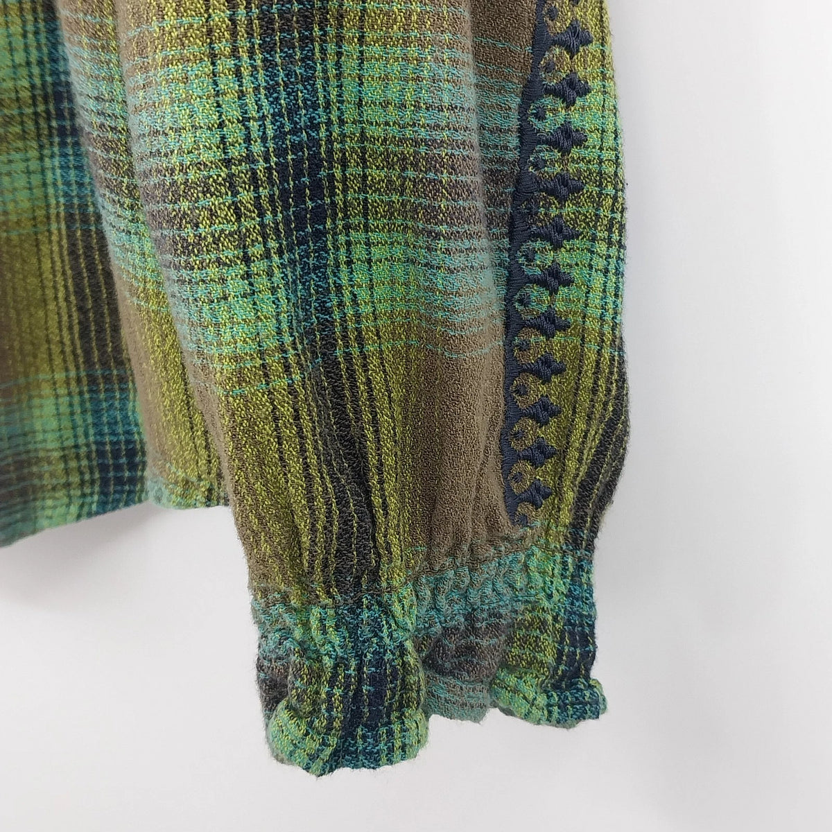 J.Jill Plaid Embroidered Popover Shirt Green Women's Medium Petite Long Sleeve