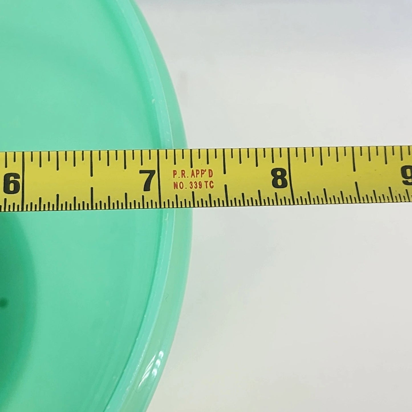 Tupperware 679-10 Jadeite Crisp-it Lettuce Keeper Bowl Sheer Lid Spike Vintage