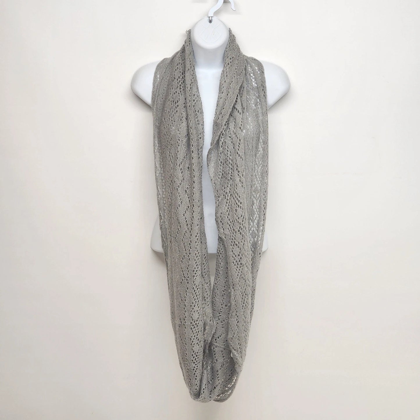 Grey Lace Knit Scarf 35.5" Triangle Shawl Soft Acrylic Open Weave Boho Wrap Vtg