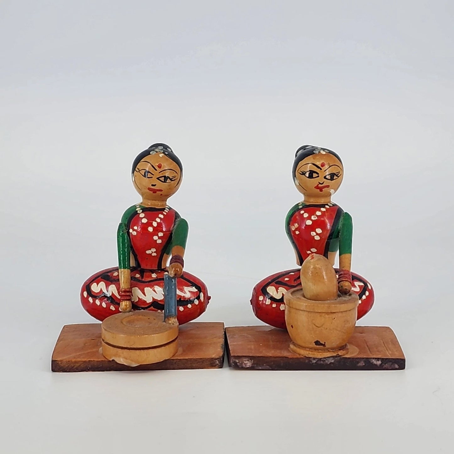 Channapatna Handmade Wooden Dolls Set of 2 Sitting Ladies Karnataka India Toys