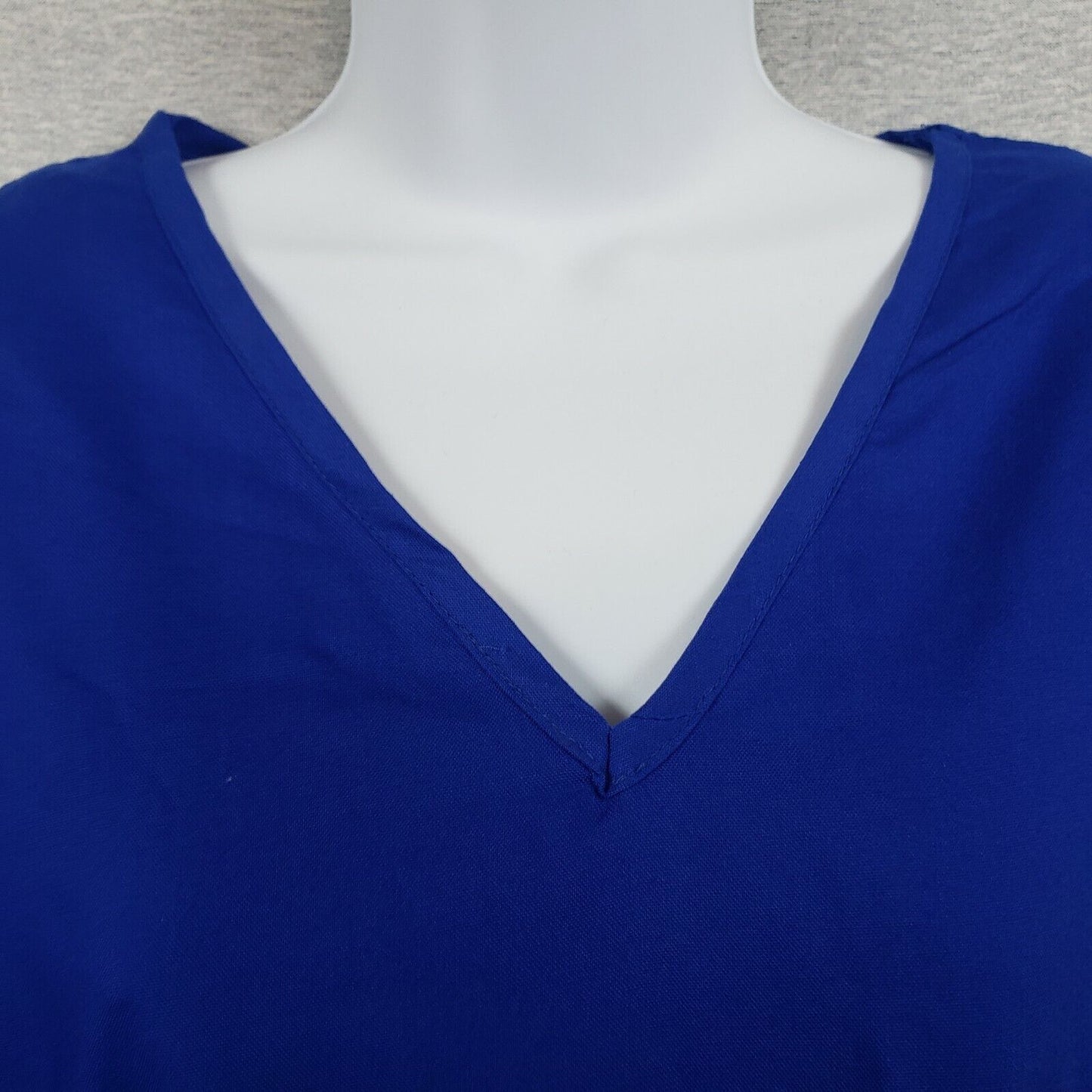 B Scrubs Solid Blue Uniform Top Womens 1XL 3 Pocket Scrubs NWT