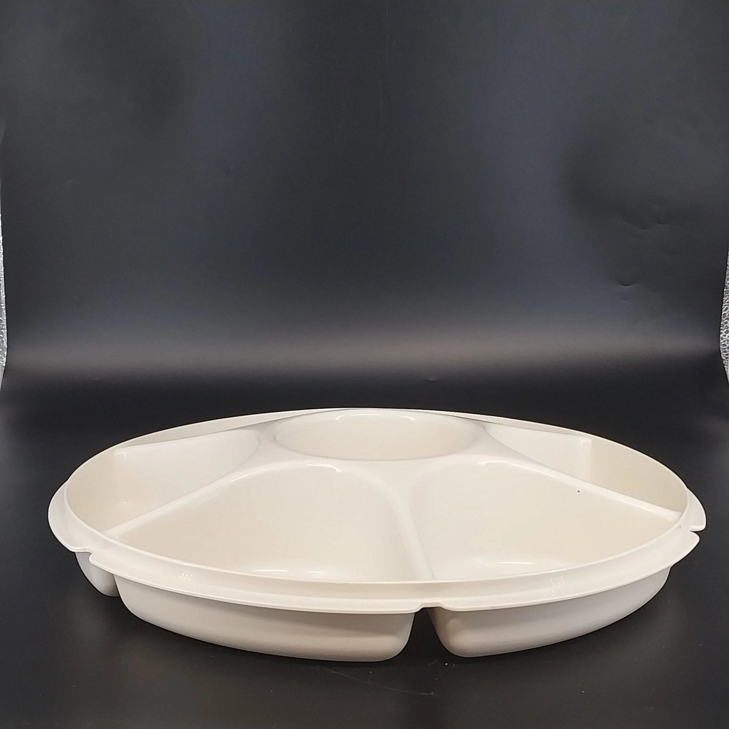 Tupperware Divided Relish Tray Snack Server Harvest Almond 1665-3 1666-3 Vintage