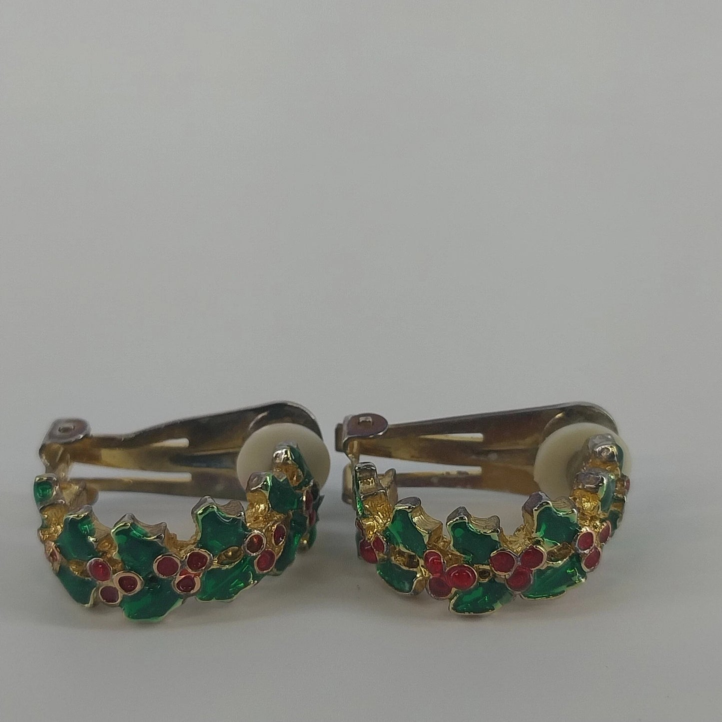 Avon Christmas Holly Berry Clip On Earrings Gold Tone Red Green Jewelry Vintage
