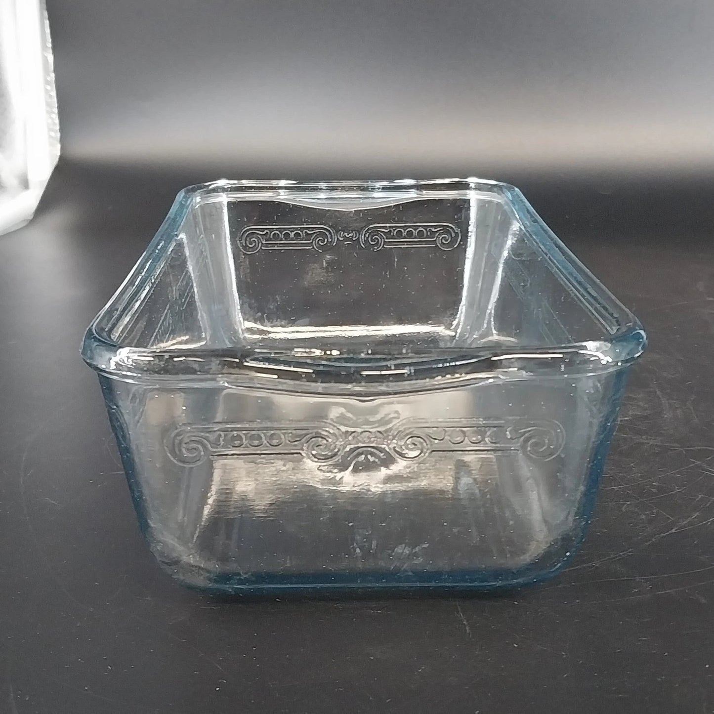 Anchor Hocking Fire-King Sapphire Blue Philbe Refrigerator Dish 1 Qt w Lid Vtg