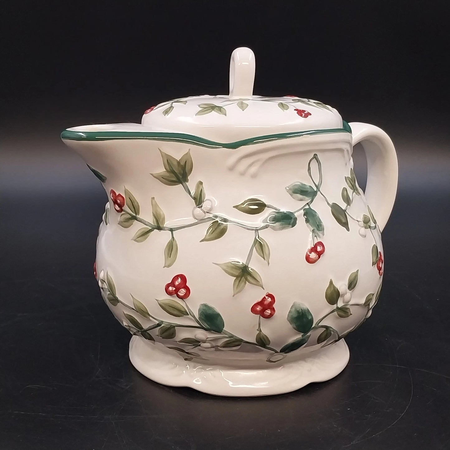 Pfaltzgraff Winterberry Sculpted Teapot With Lid Holly Berry Stoneware Vintage