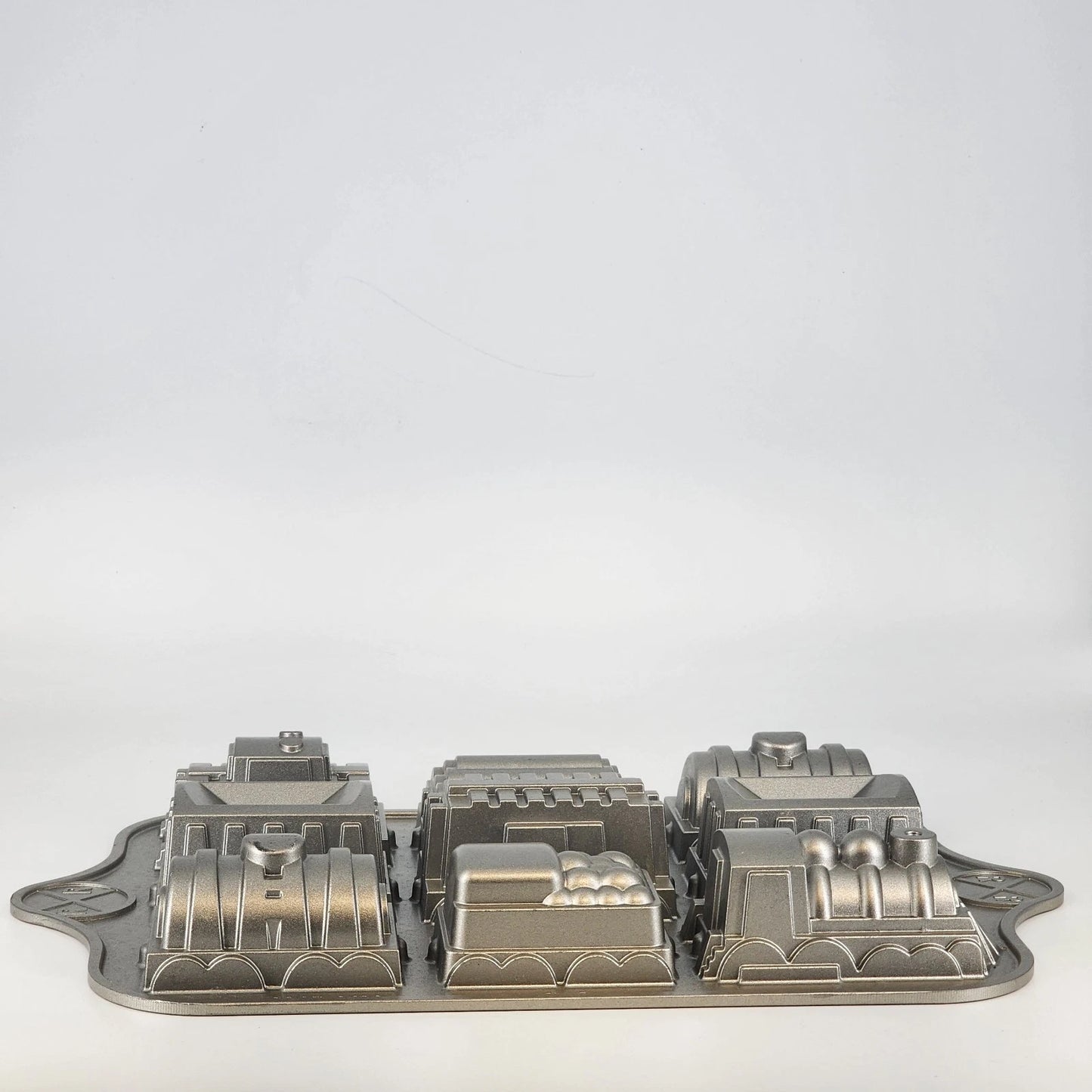 Nordic Ware Train Cake Pan Railroad Locomotive 9 Sec Heavy Cast Aluminum 5 Cup