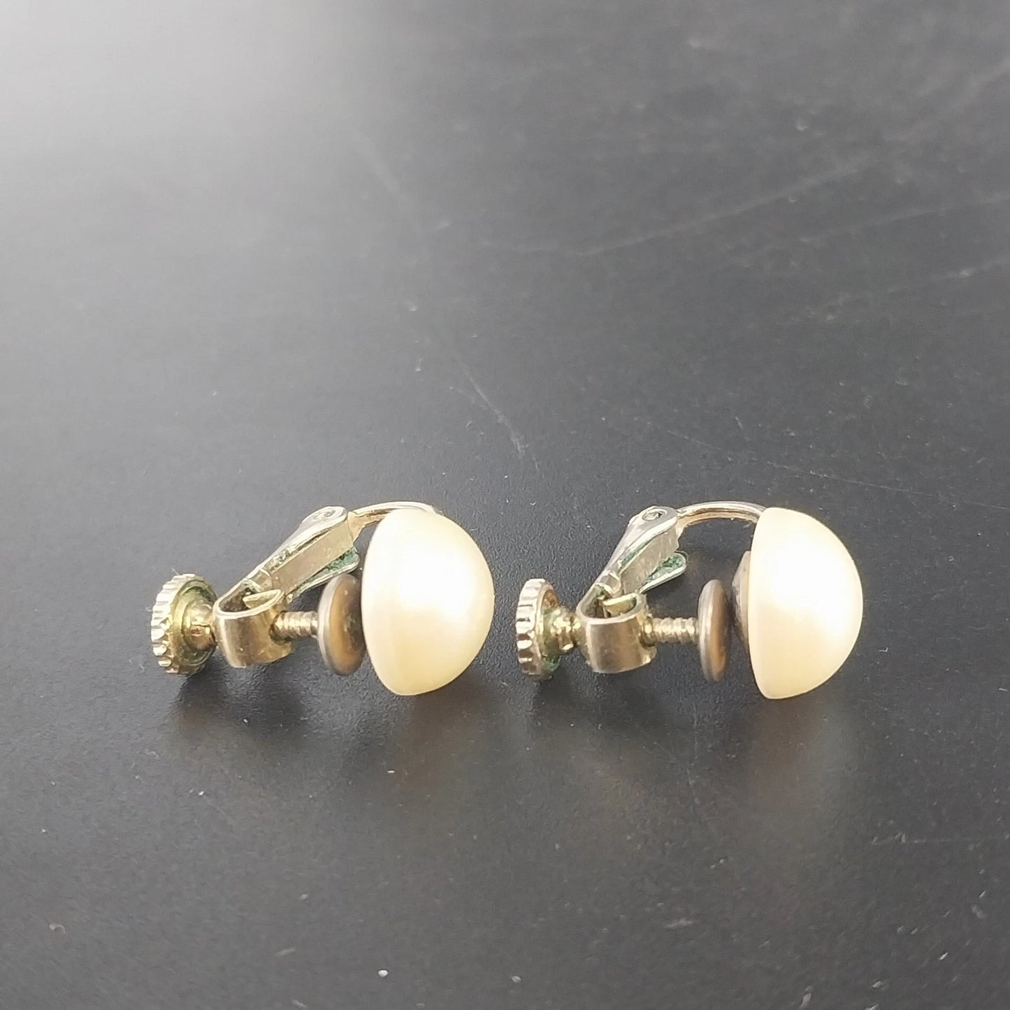 Vintage Faux Pearl Clip On Earrings Gold Tone Screw Back Classic