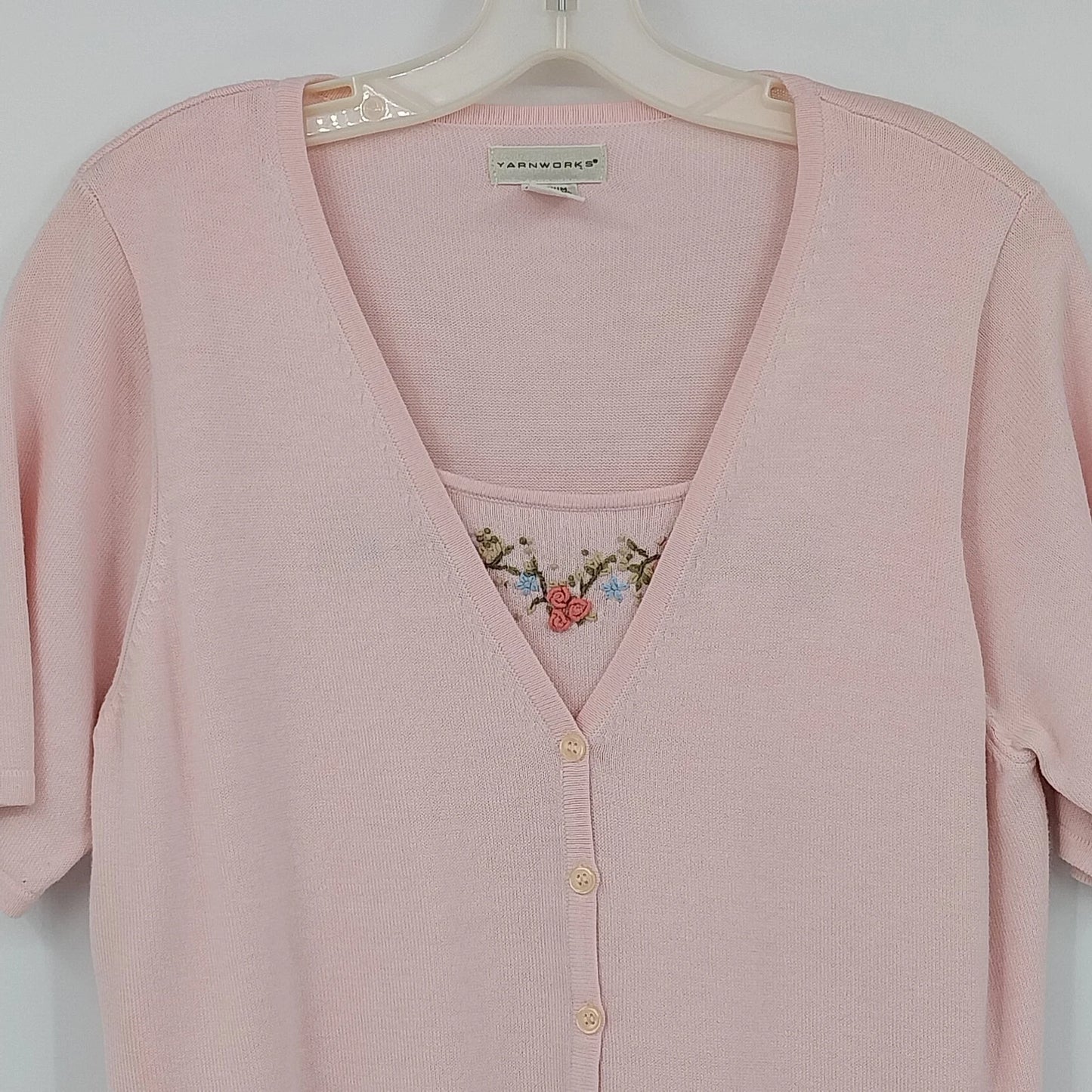 Yarnworks Pink Embroidered Cardigan Sweater Women Medium Floral Acrylic Knit Vtg