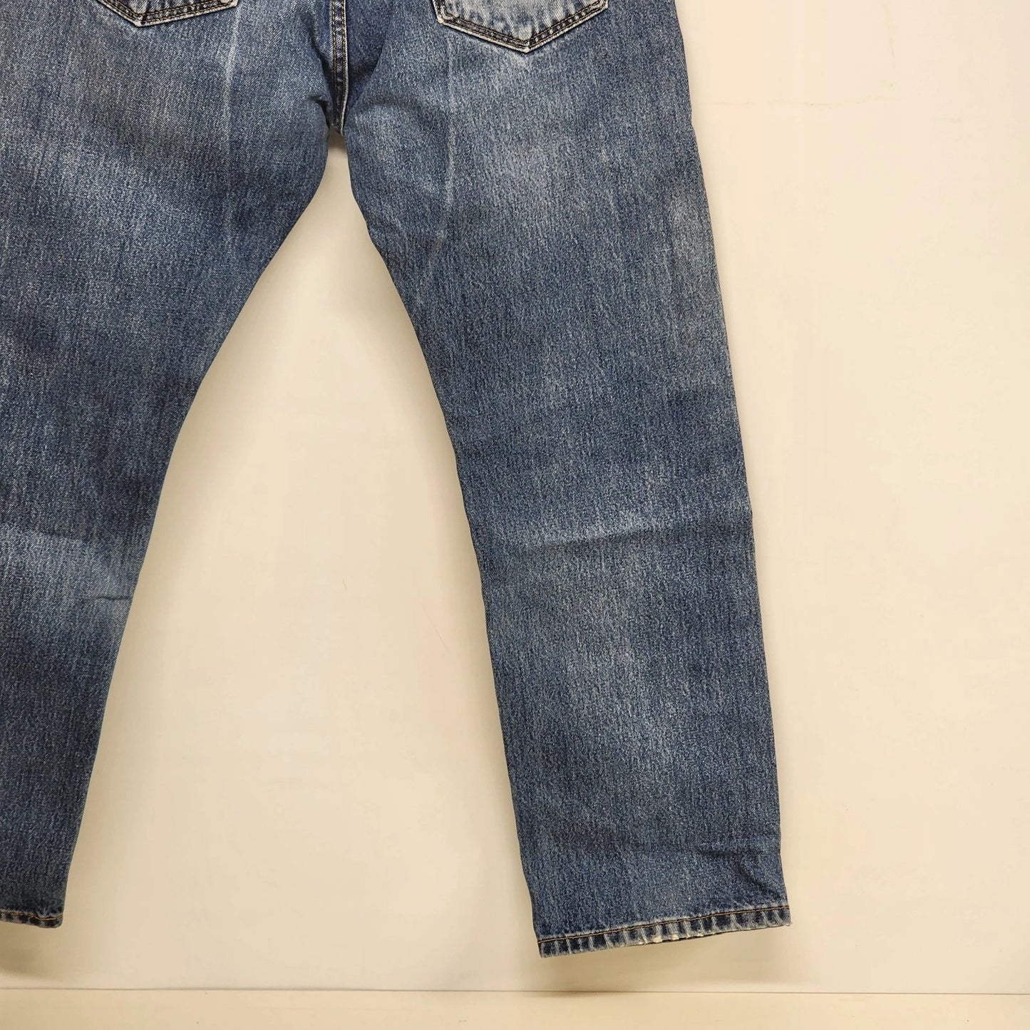 Levi’s 505 Mens 32x30 Medium Wash Straight Leg Jeans Regular Fit Distressed Blue