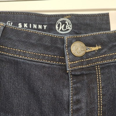 W62 Signature Fit Skinny Boot Cut Blue Denim Jeans Pants Dark Wash Size 14S NWT