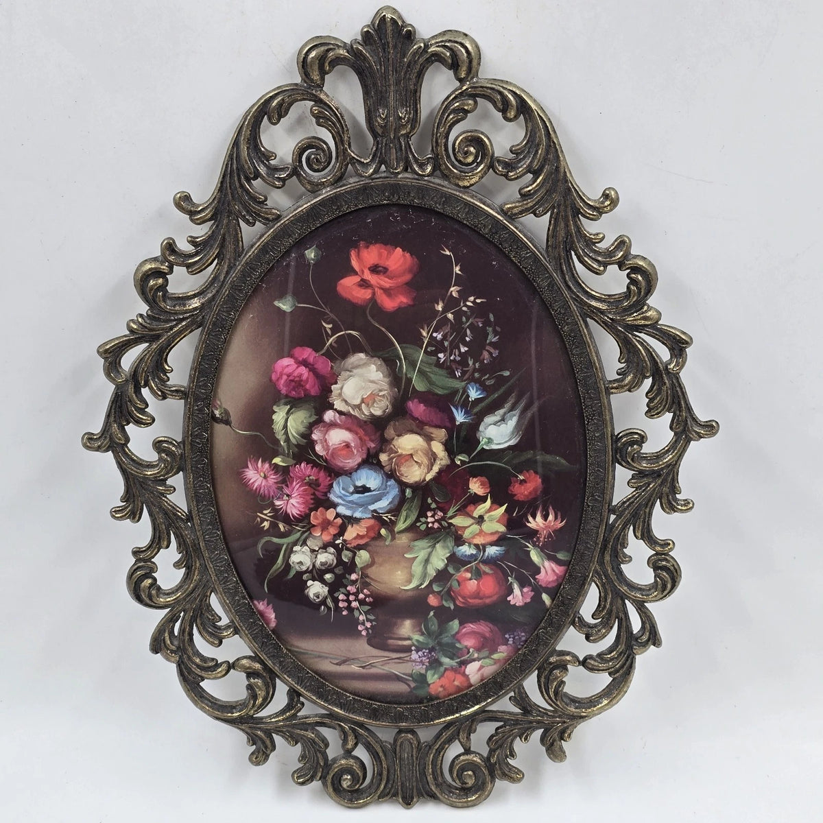 Italian Floral Still Life Wall Art Pair Oval Convex Glass Ornate Gold Frames Vtg