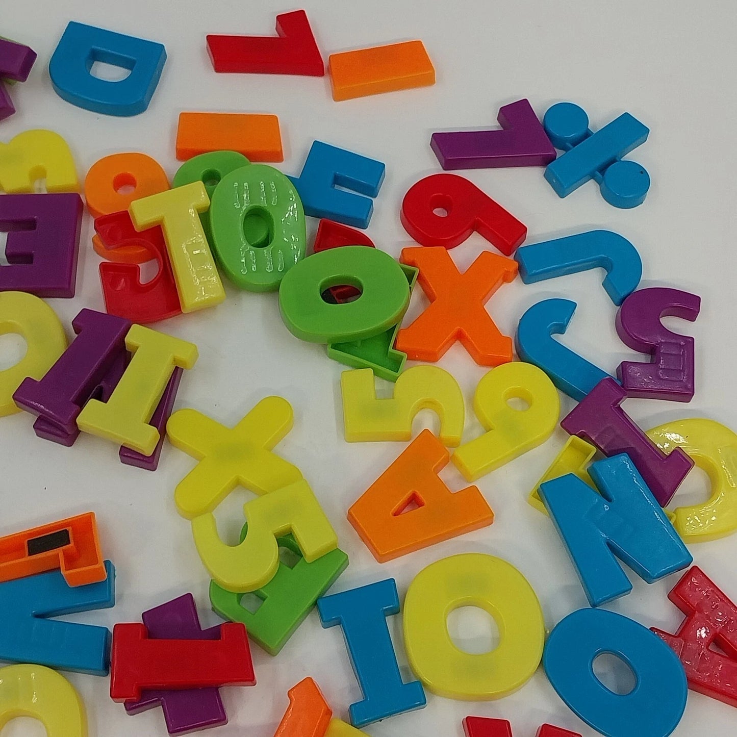 104 Magnetic Letters & Numbers Educational Learning Set w Storage Tub Multicolor