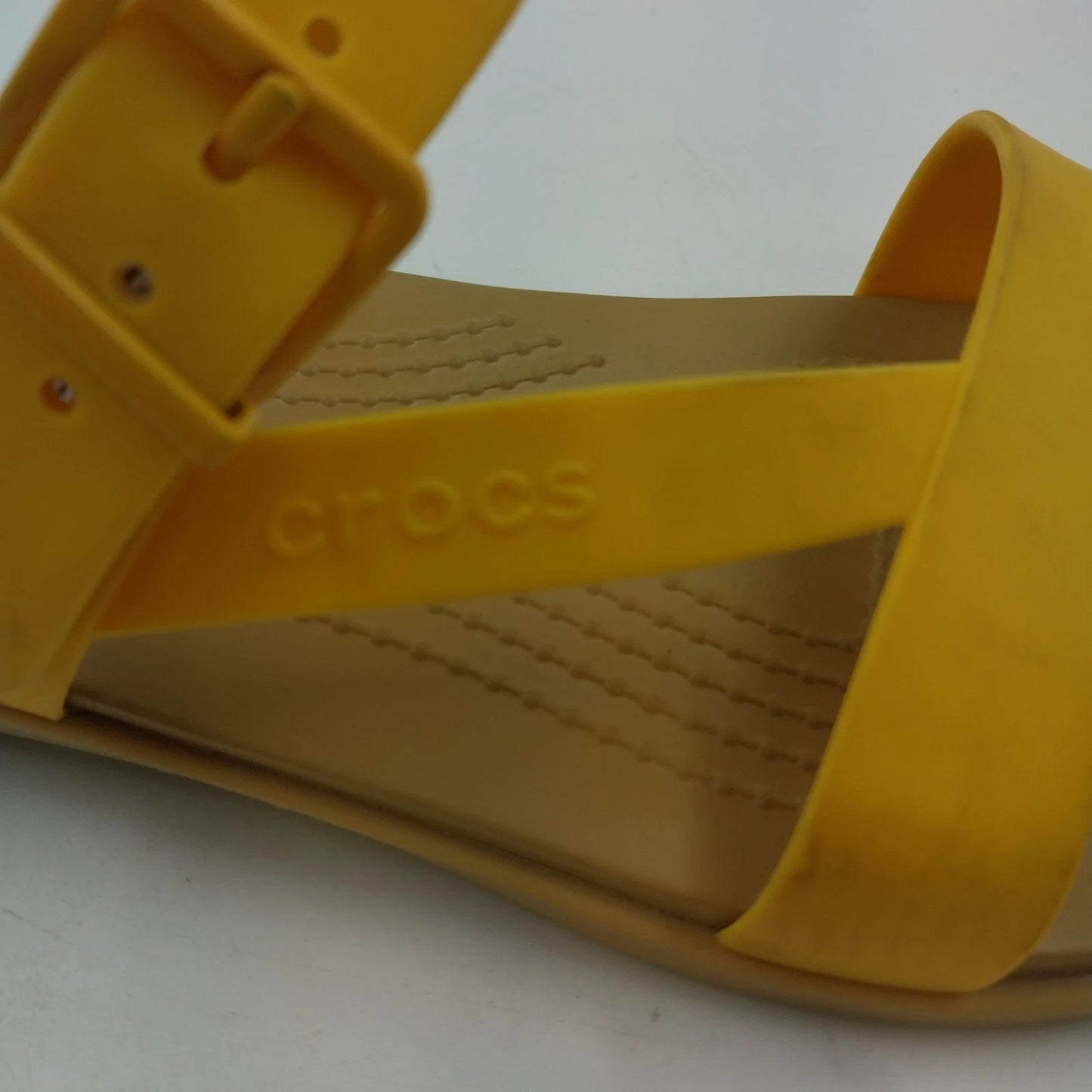 Crocs Tulum Women’s Yellow Strappy Buckle Sandals Iconic Comfort Size W7