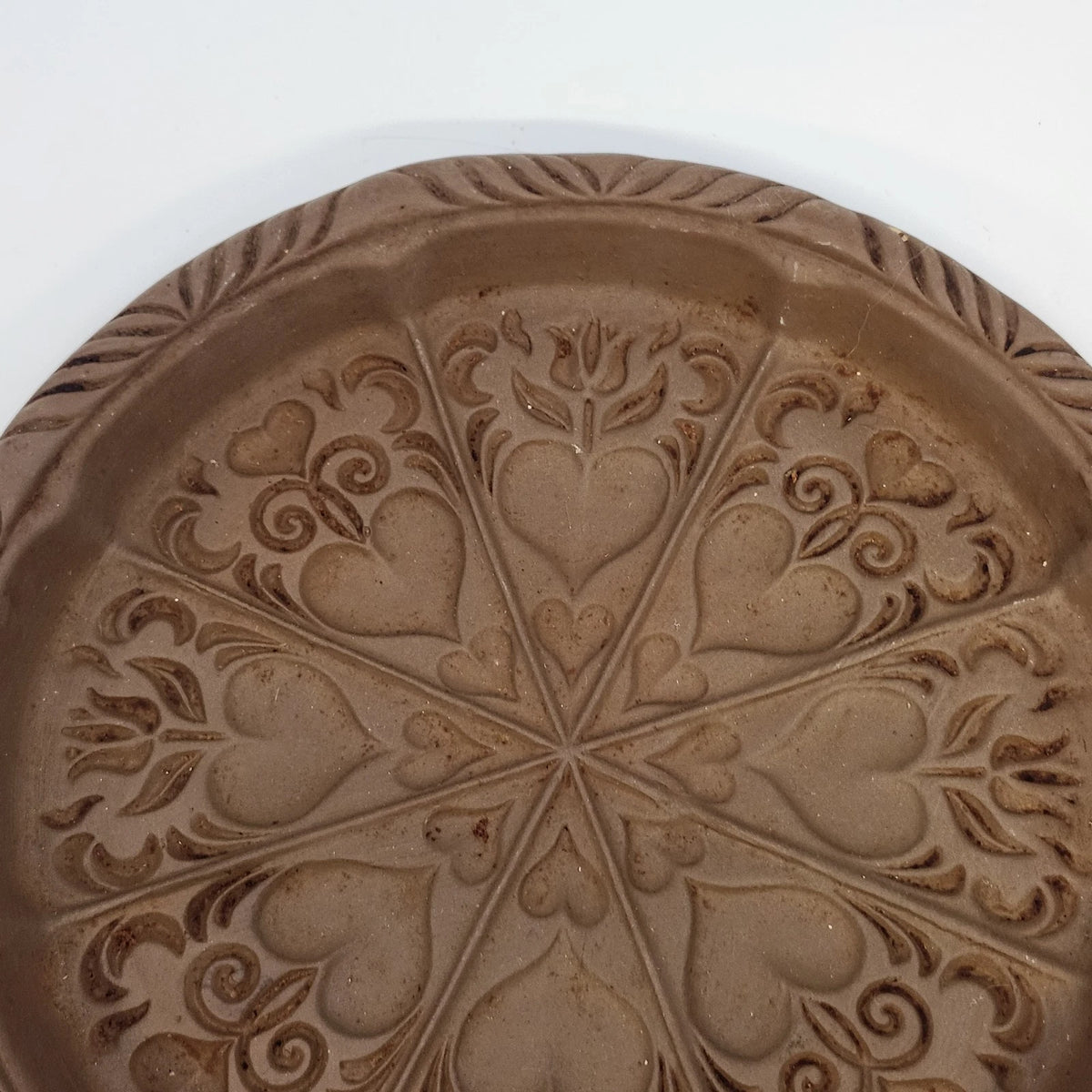 Hartstone Shortbread Cookie Mold Hearts Tulips Brown Round Stoneware 10" USA