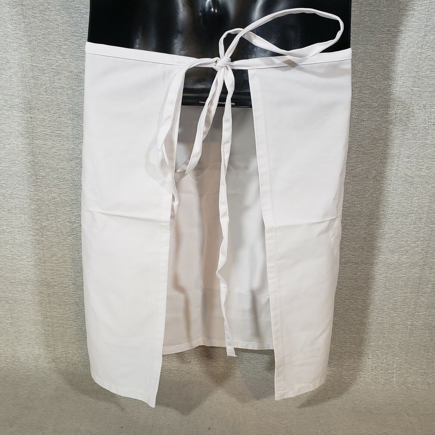 White Half Bistro Apron E28 Fame Fabrics 2 Pockets 19" L x 28" W Poly-Cotton