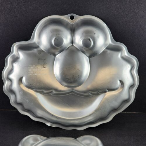 2 Wilton Cake Pans 1982 Teddy Bear 502-3754 and 2002 Sesame Workshop 2105-3461