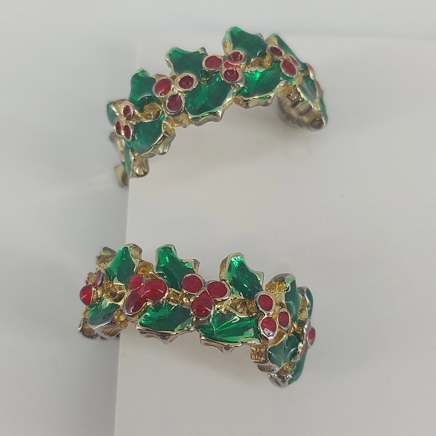 Avon Christmas Holly Berry Clip On Earrings Gold Tone Red Green Jewelry Vintage