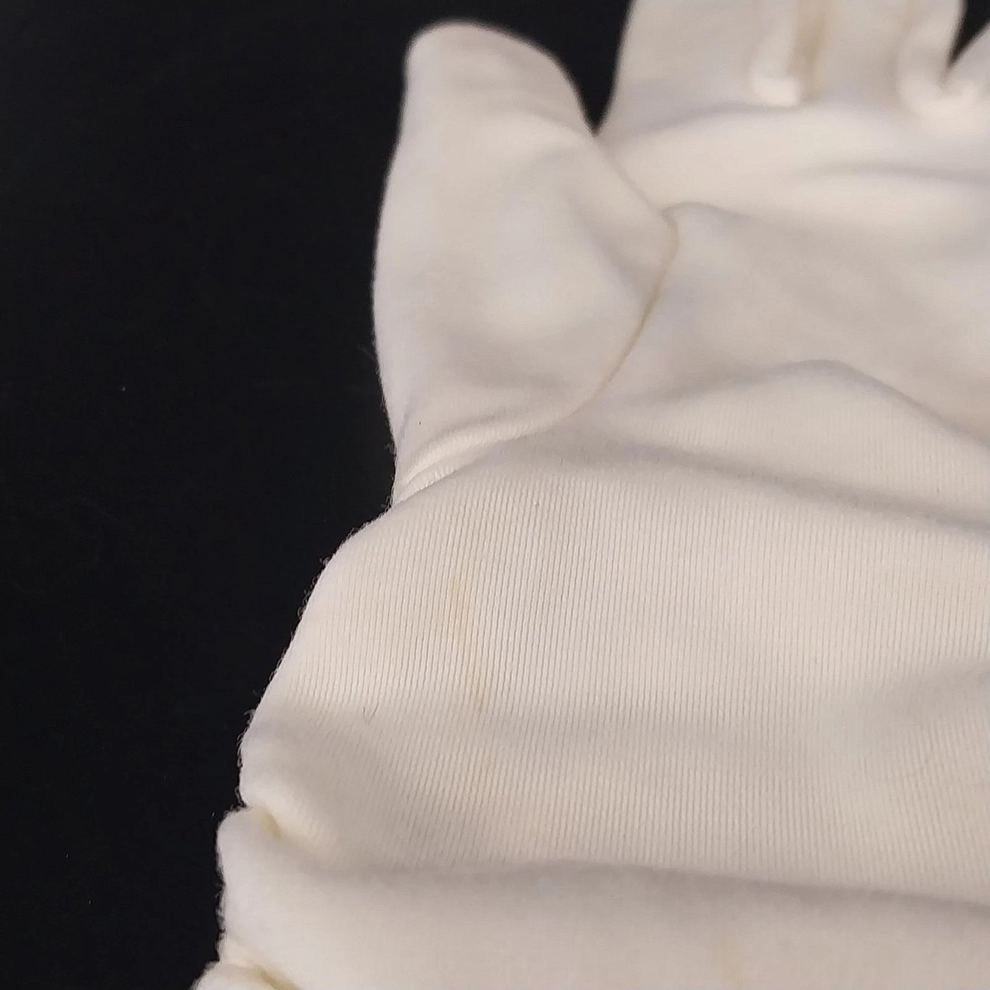 Women's White Stretch Dress Gloves Ruched Wrist Formal Wedding Tea Length Vtg