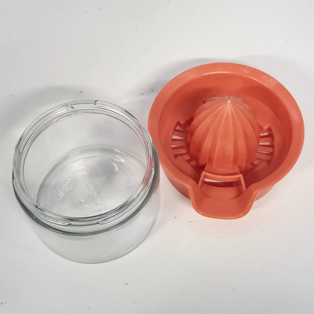 Gemco Citrus Juicer Orange Plastic Reamer Clear Glass Jar USA Manual Squeezer