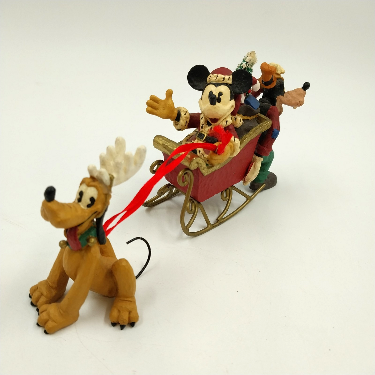 Midwest of Cannon Falls Santa Mickey Goofy Pluto Sleigh Disney Christmas Display