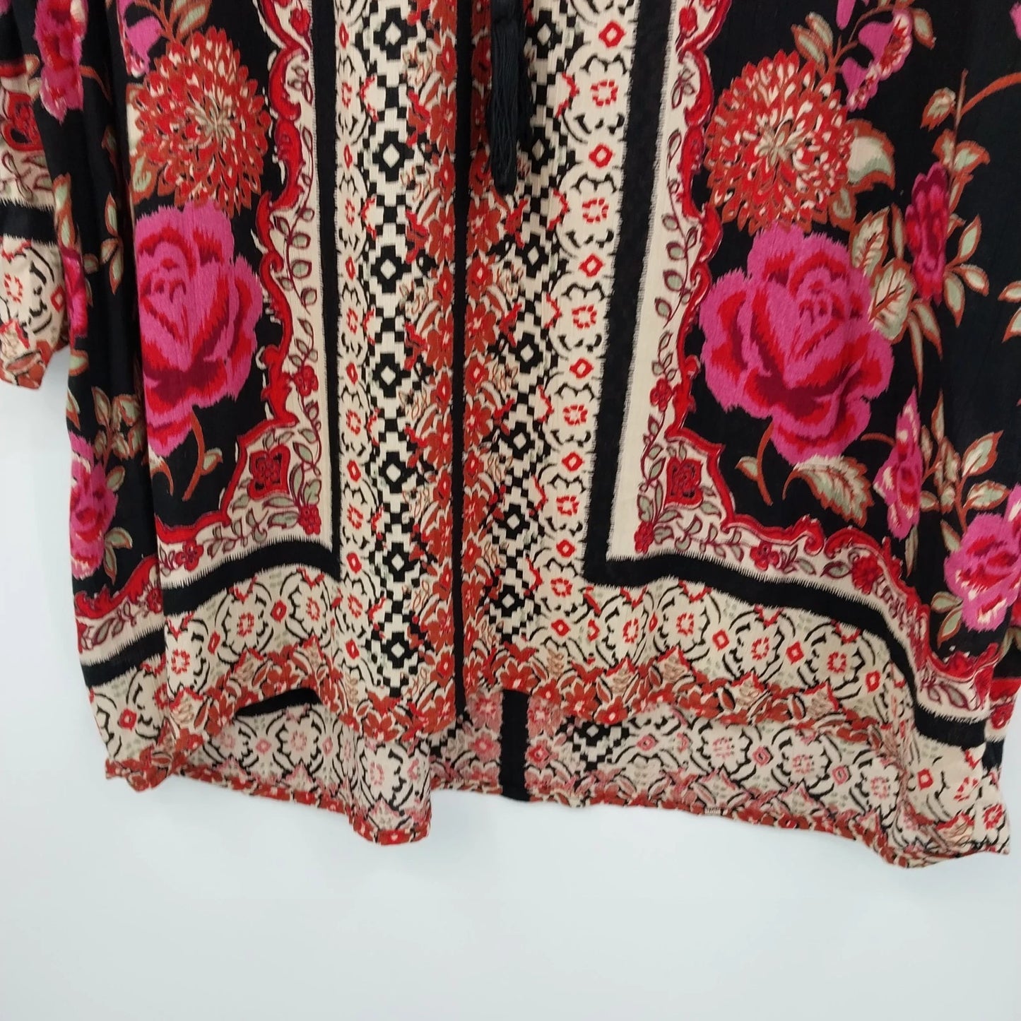Angie Boho Floral Tunic Top Womens Medium Black Pink Rose