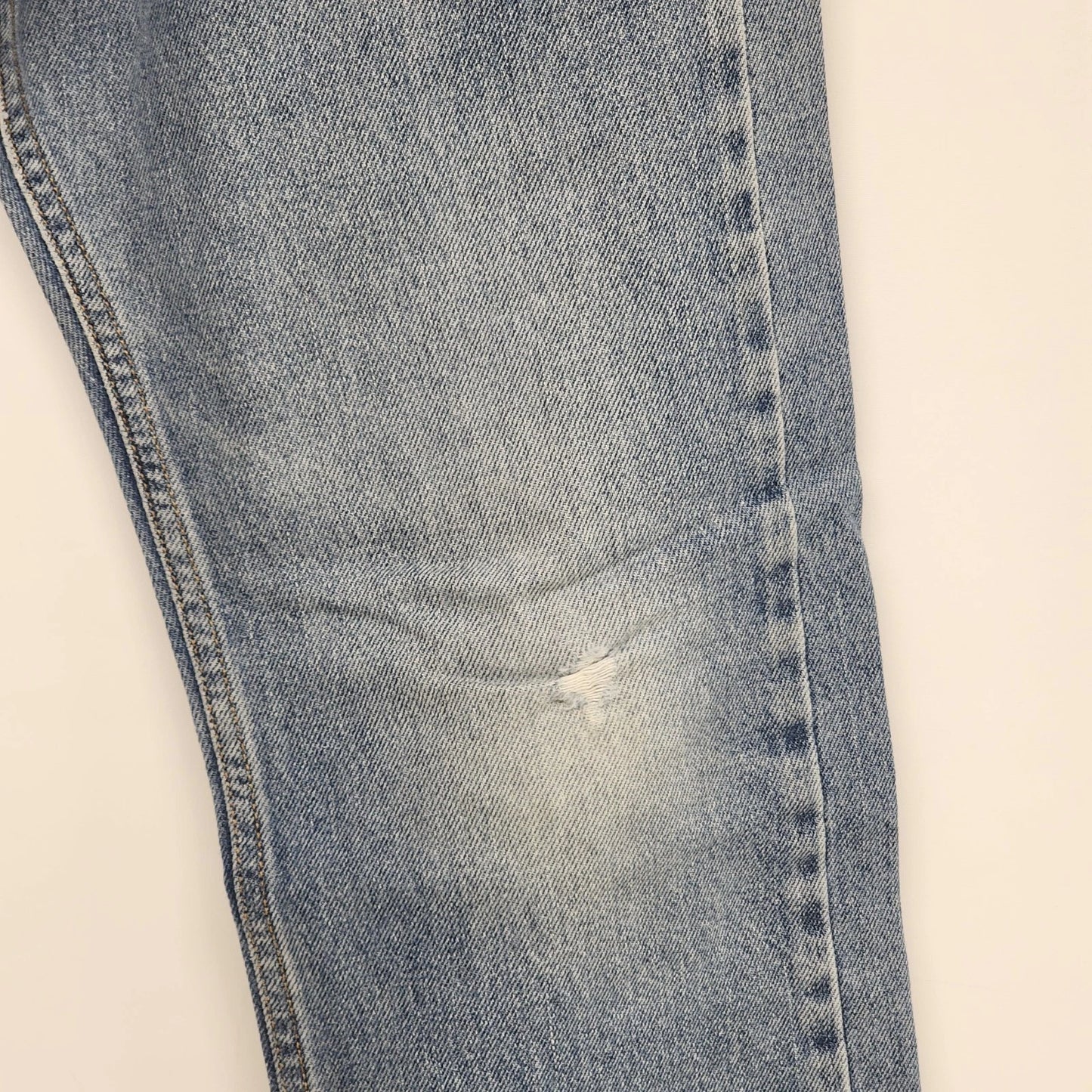 Levi’s 505 Men's Straight Fit Jeans 32x30 Medium Wash Distressed Blue Denim