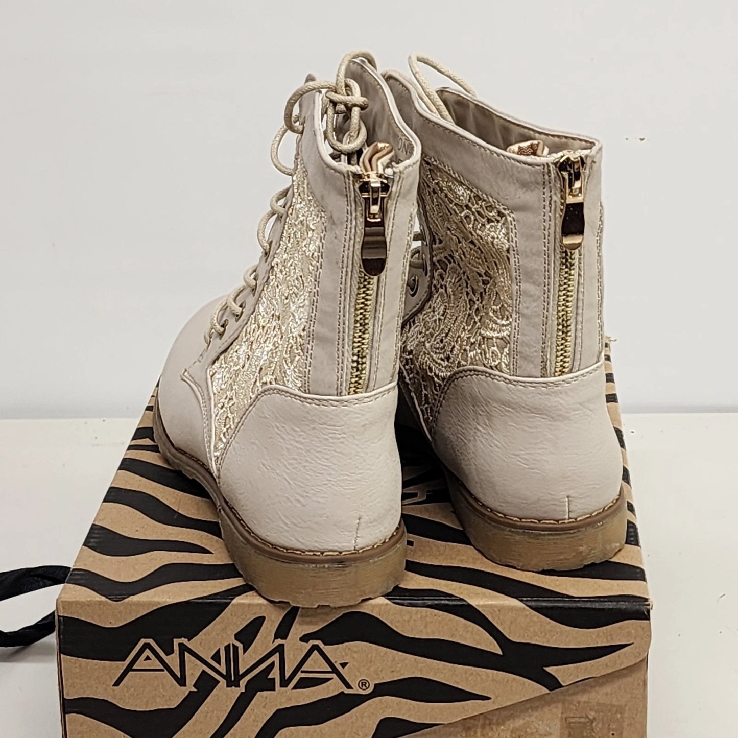 Anna Clayton Ankle Boots Beige Crochet Lace Up Zip Back Women’s 8 with Box