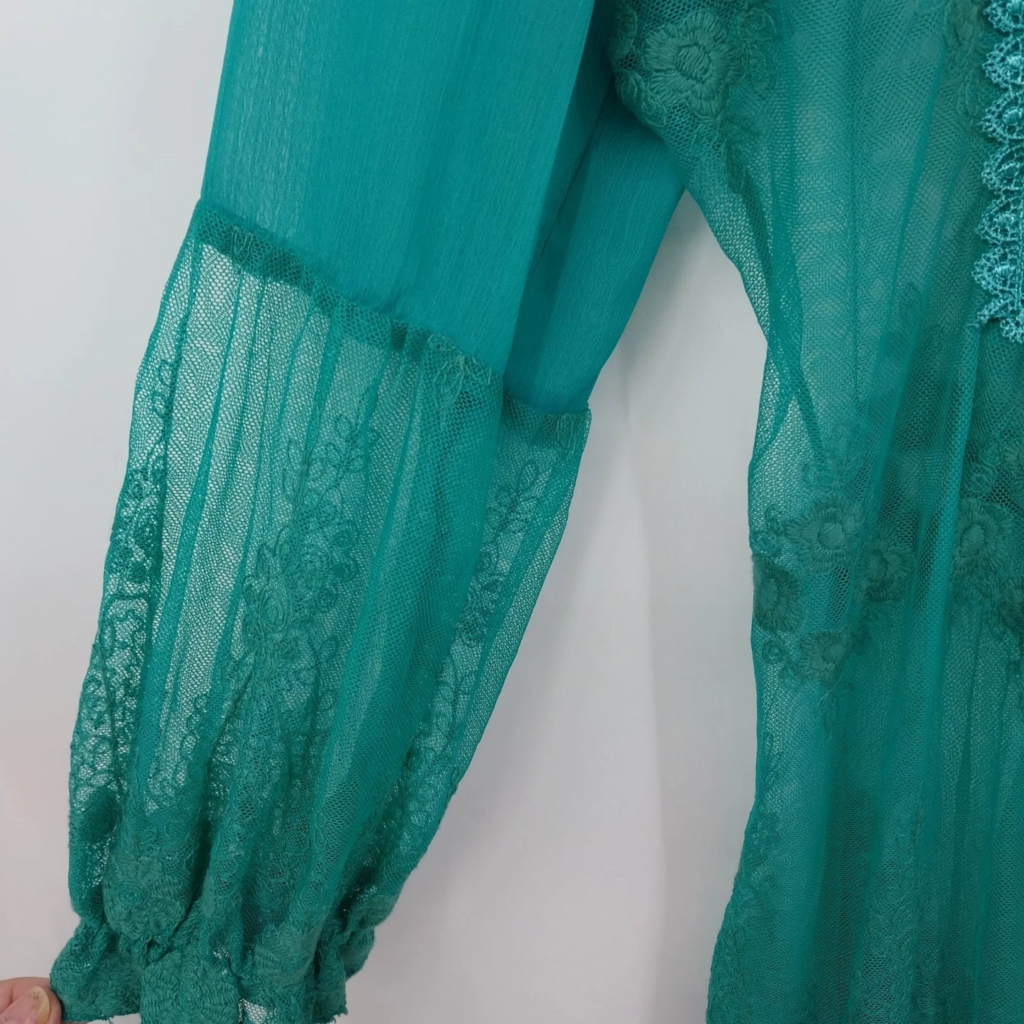 Zacin Women's Green Lace Mesh Tunic Blouse Long Sleeve Lined Top Size Large