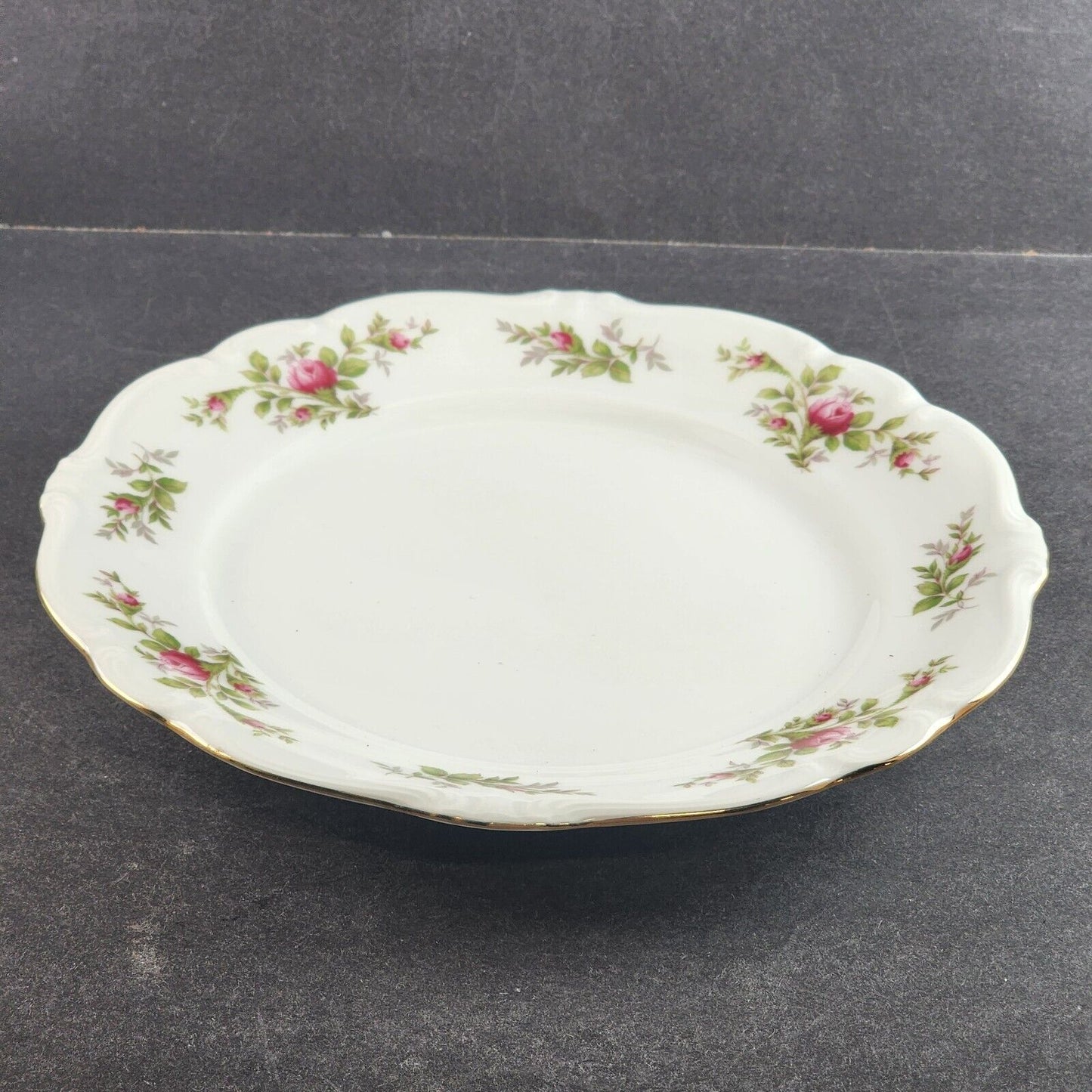 Johann Haviland Moss Rose China Variations Roses Rim & Center Gold Trim Bavaria