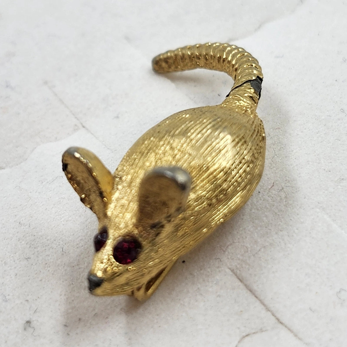 Gold Tone Mouse Brooch Pin Articulated Slinky Damaged Tail Red Rhinestone Eyes