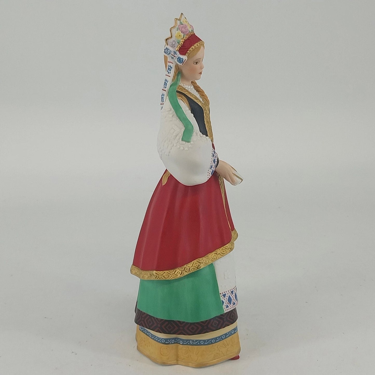 Lenox International Bride Collection Anastasia Fine Porcelain Figurine 1990