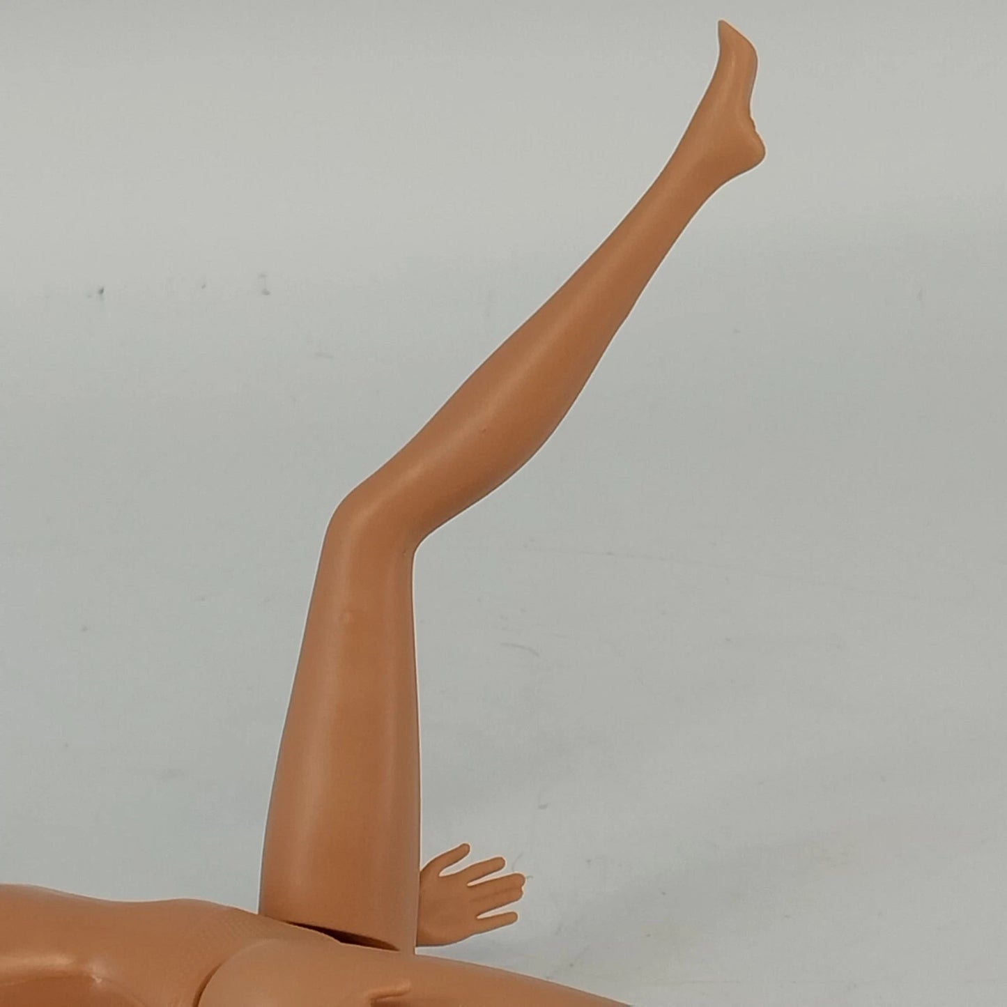 Mattel Barbie Doll 2005 Head 1999 Body Bendable Knees