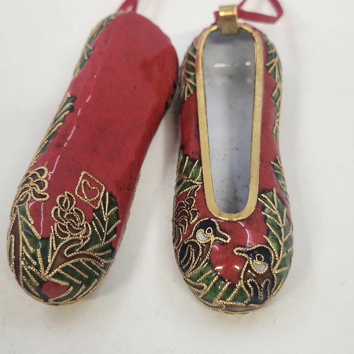 Pair Miniature Christmas Cloisonne Style Shoe Ornaments Red Floral Gold 4" Vtg