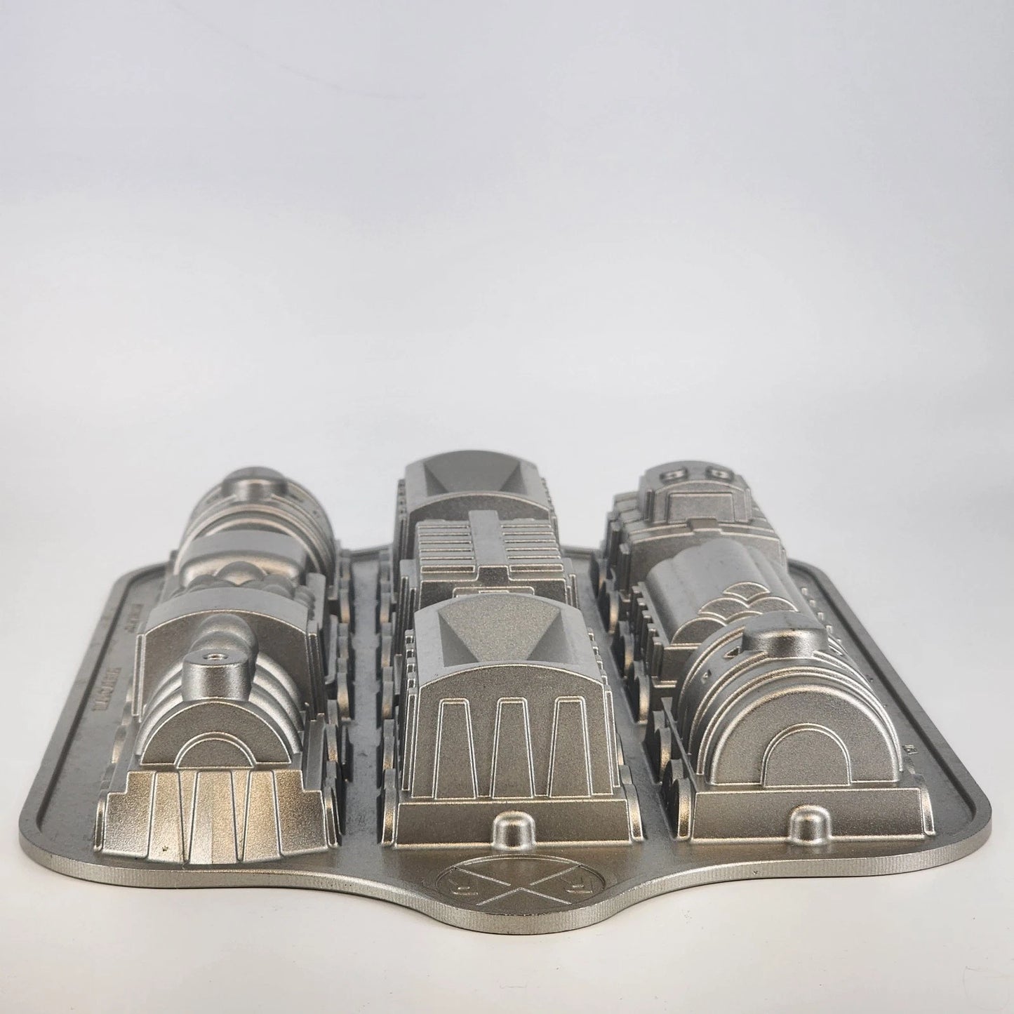 Nordic Ware Train Cake Pan Railroad Locomotive 9 Sec Heavy Cast Aluminum 5 Cup