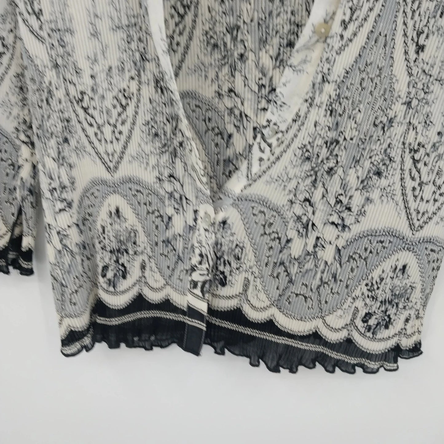 Nicola Paisley Pleated Blouse Black White Button Front 3/4 Sleeve Medium