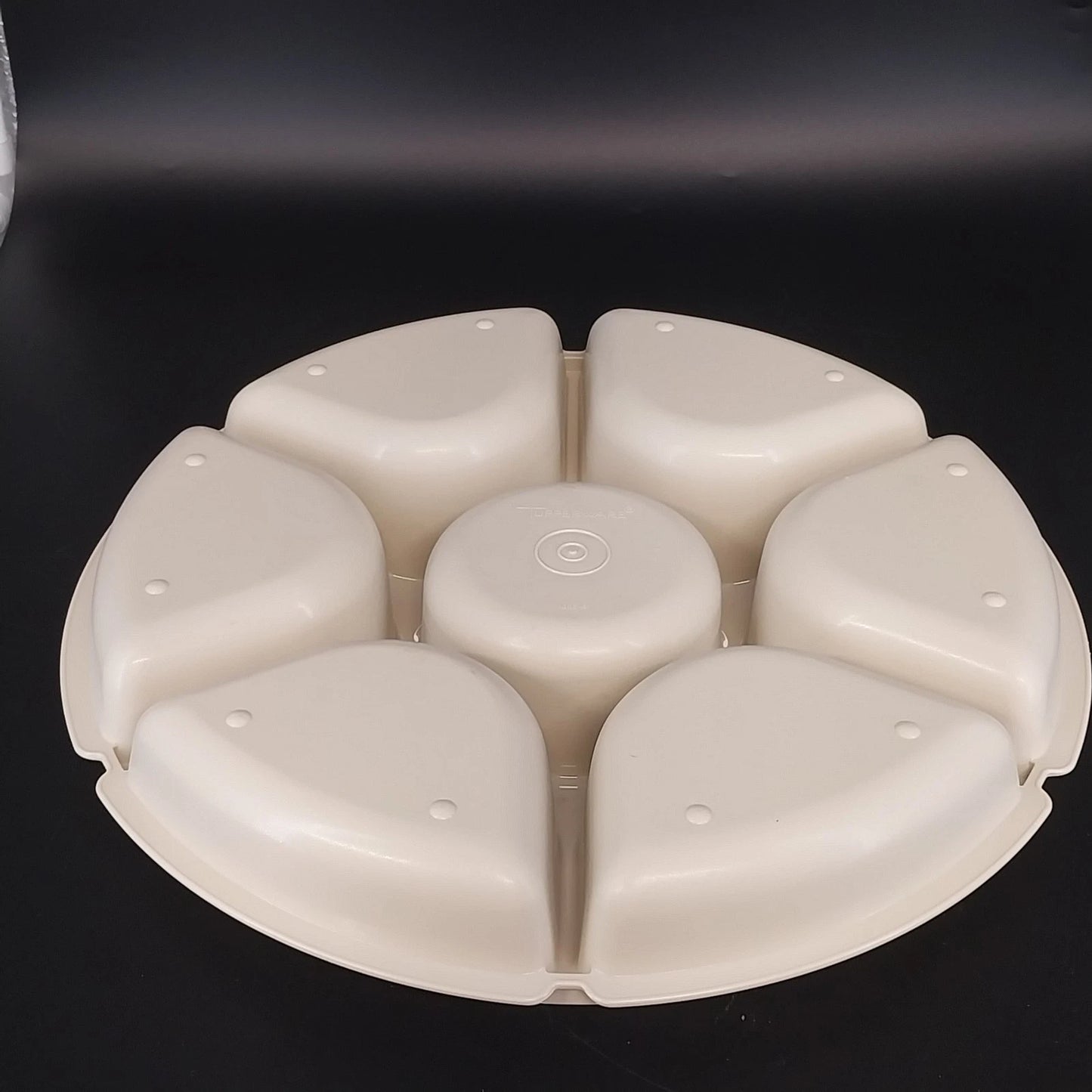 Tupperware Divided Relish Tray Snack Server Harvest Almond 1665-3 1666-3 Vintage