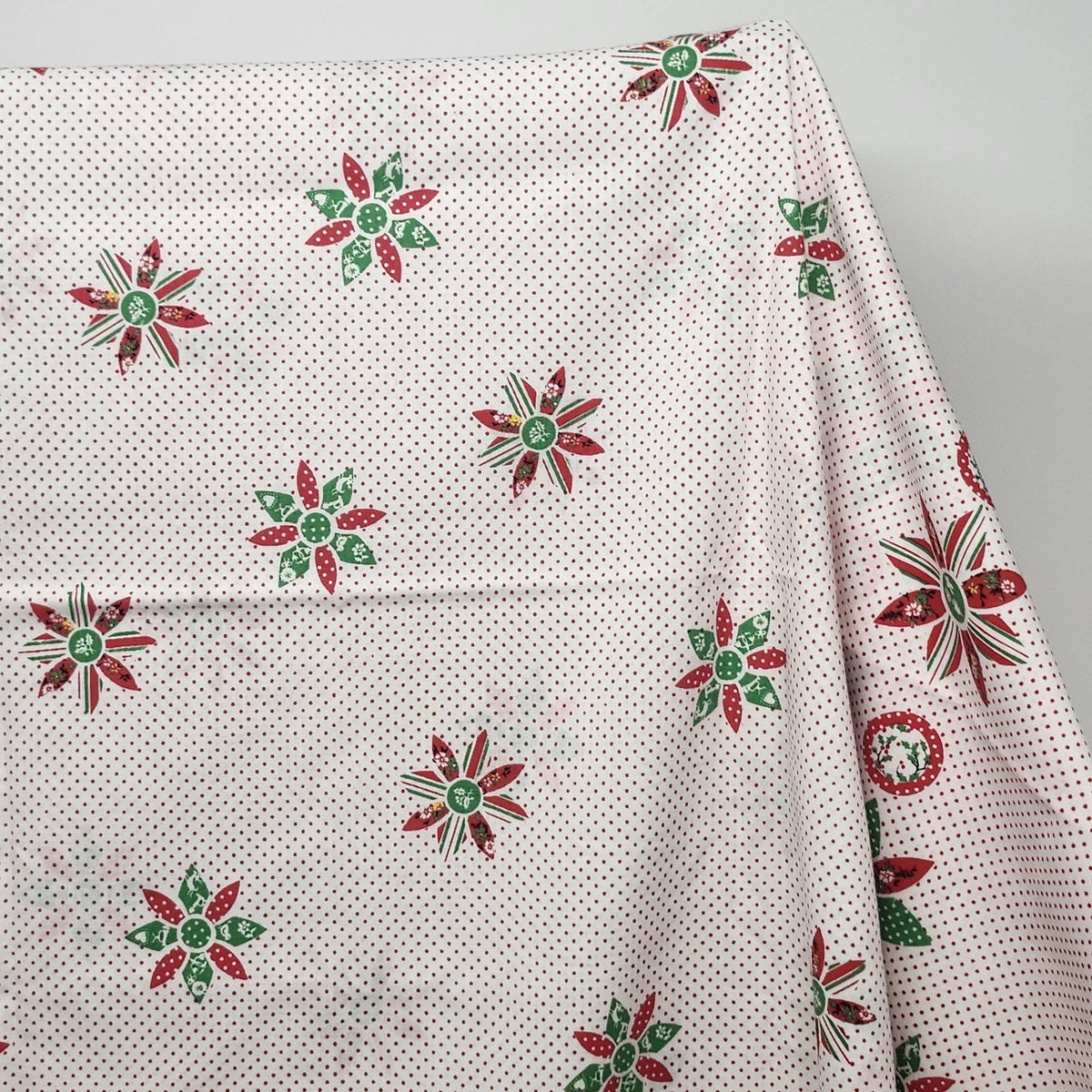Christmas Tablecloth Red Green Poinsettia Polka Dot 116x62 Vintage Holiday