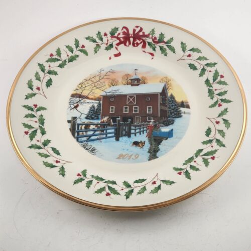 Lenox 2019 Annual Collector Holiday Plate 29th in Series Big Red Snowy Barn NIB