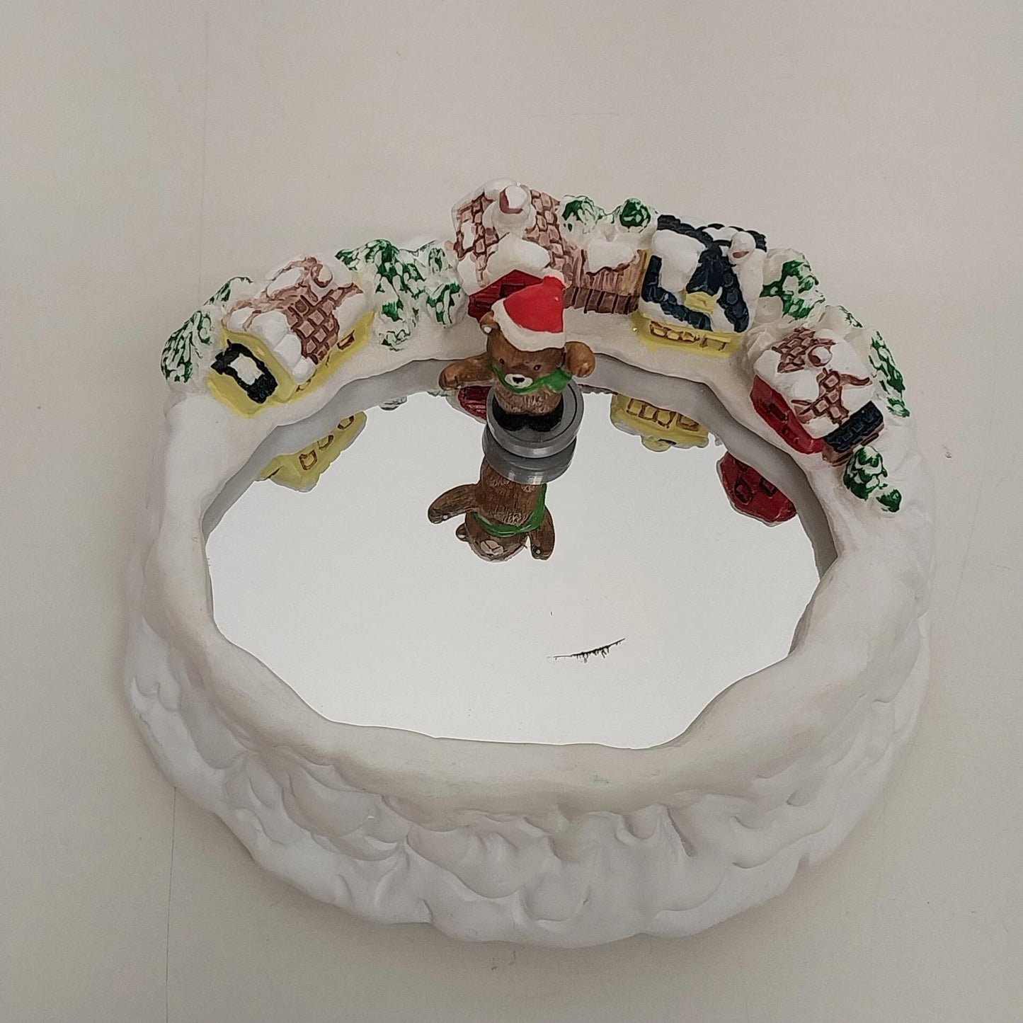 Christmas Around the World Skating Bear Musical Music Box 54-586 Original Box