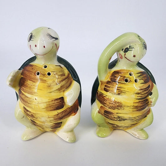 Winking Green Turtle Salt & Pepper Shakers Ceramic Kitchen Decor 1950's Japan