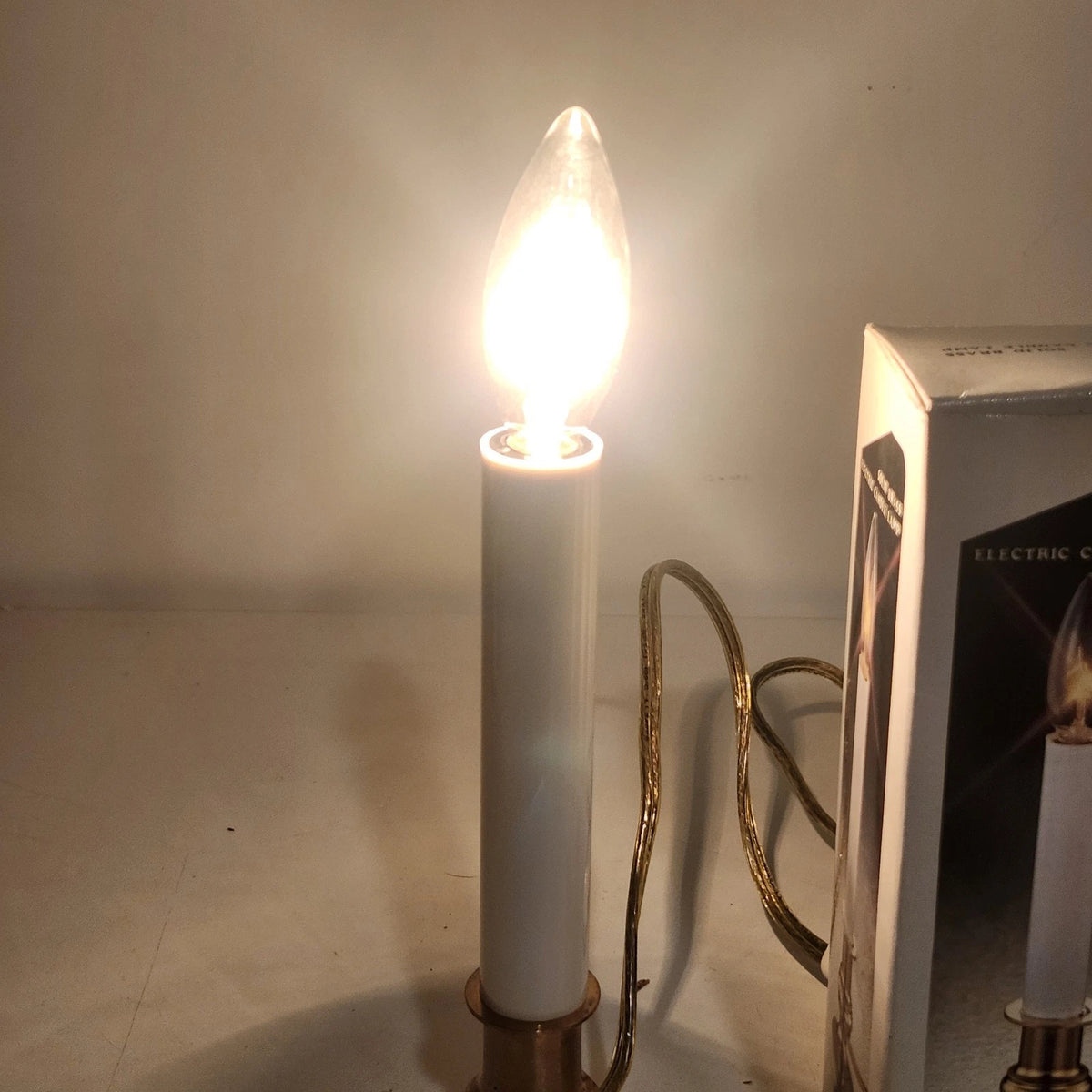 Pair of Electric Candle Lamps Solid Brass Boxed Christmas 7.5" Taiwan
