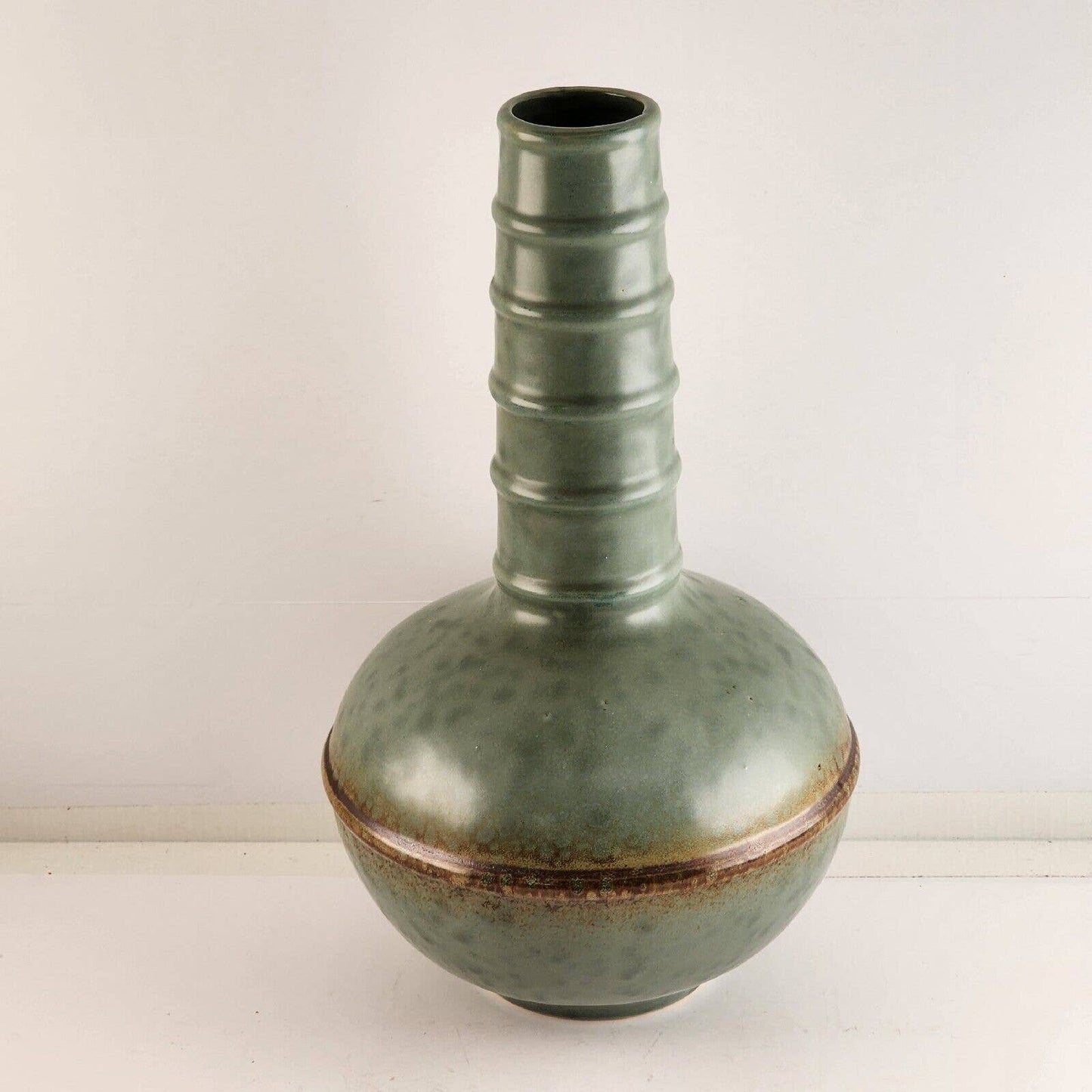 Matte Green Pottery Chimney Vase Arts & Crafts Modern Ribbed 7" w x 12.25" h