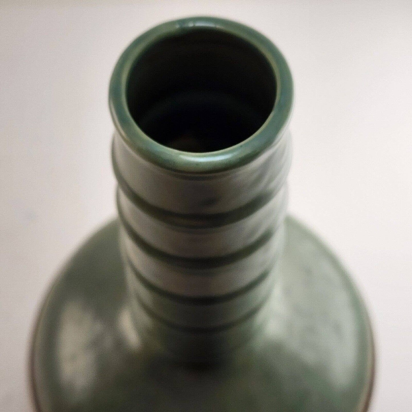 Matte Green Pottery Chimney Vase Arts & Crafts Modern Ribbed 7" w x 12.25" h